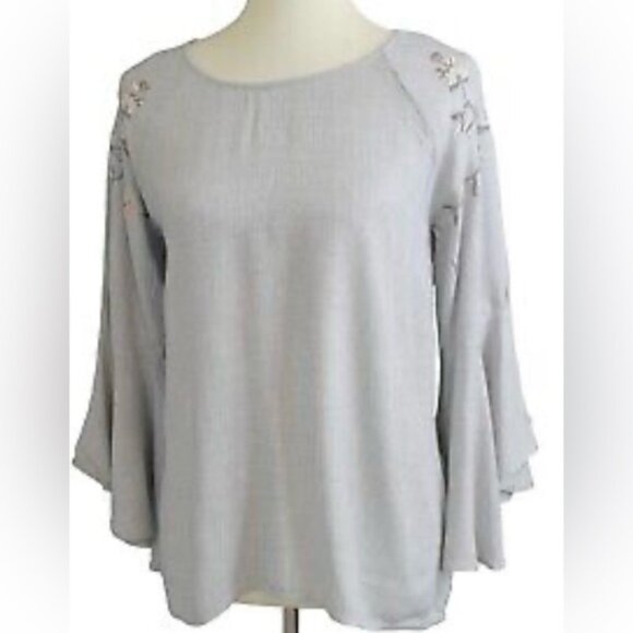 LAUREN CONRAD BELL SLEEVES W/ EMBROIDERED SHOULDERS SLIT BACK  XS SMALL GRAY - Picture 1 of 10